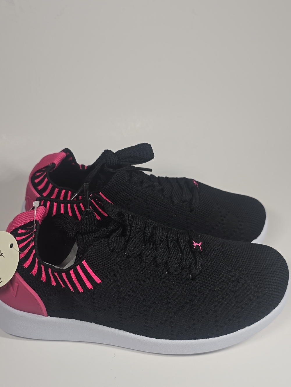 Girls Danskin Memory Foam Black Knit Comfort Athletic Sneakers Size 2 NIB